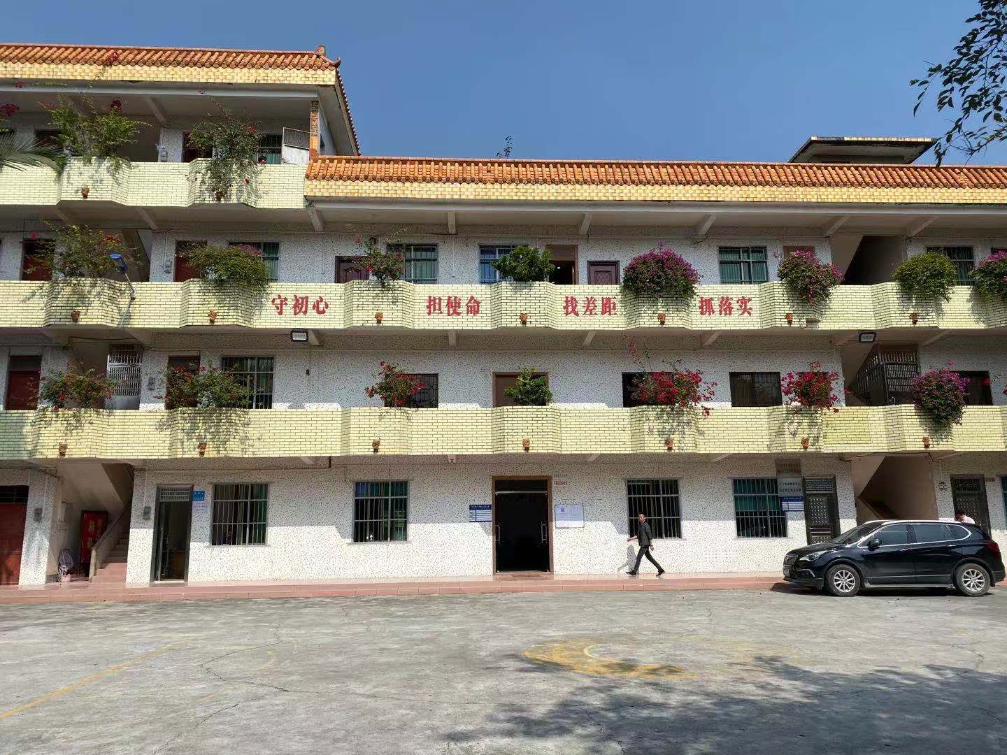 VR科普教育進駐肇慶市洲仔鎮(zhèn)中心小學、南街中心小學